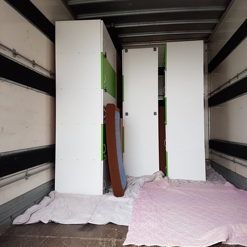 Převážené skříně z posilovny, které stěhováci ze stěhovací firmy Stěhování Gradas stěhovali na novou lokaci