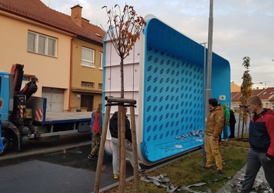 Stěhování velkého bazénu zkušeným týmem stěhovací firmy Gradas v rámci služby Stěhování těžkých břemen